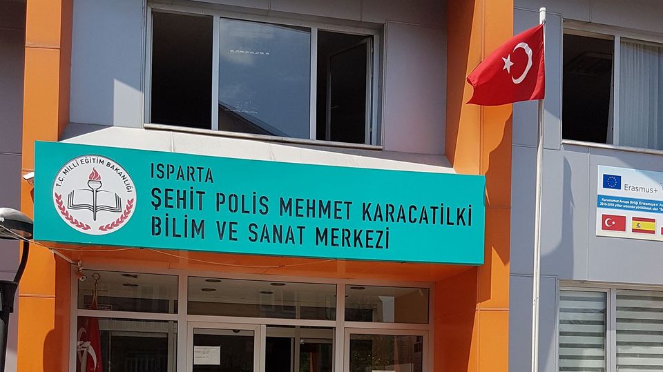 Şehit Polis Mehmet Karacatilki Bilim ve Sanat Merkezi